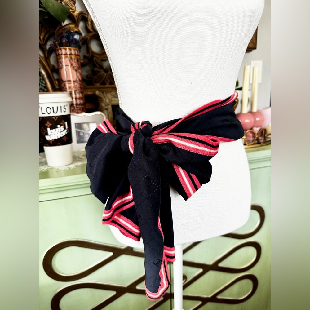 Chanel Silk & Wool Scarf Navy & Pink - Picture 9 of 10